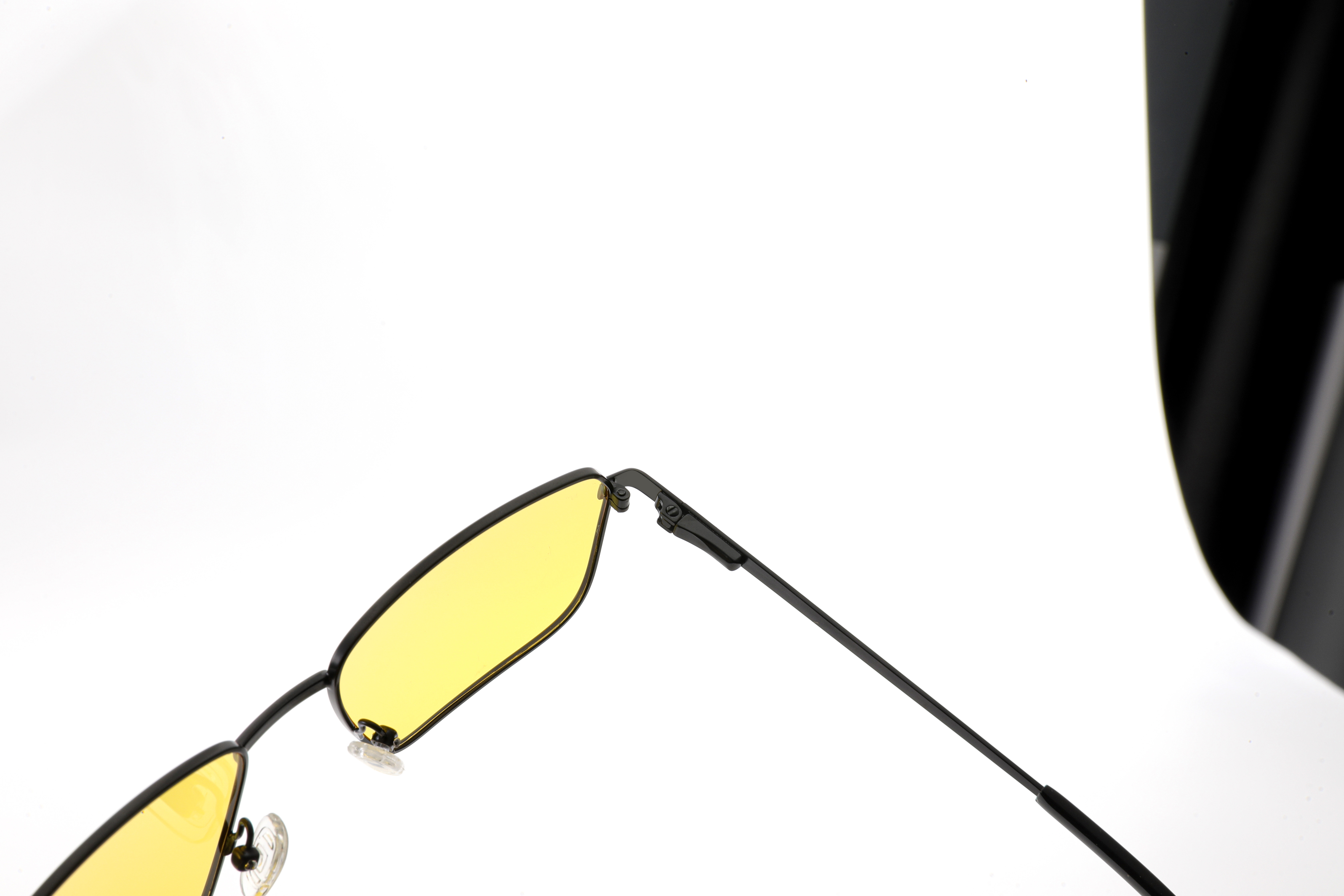 &Oacute;culos retangulares de metal