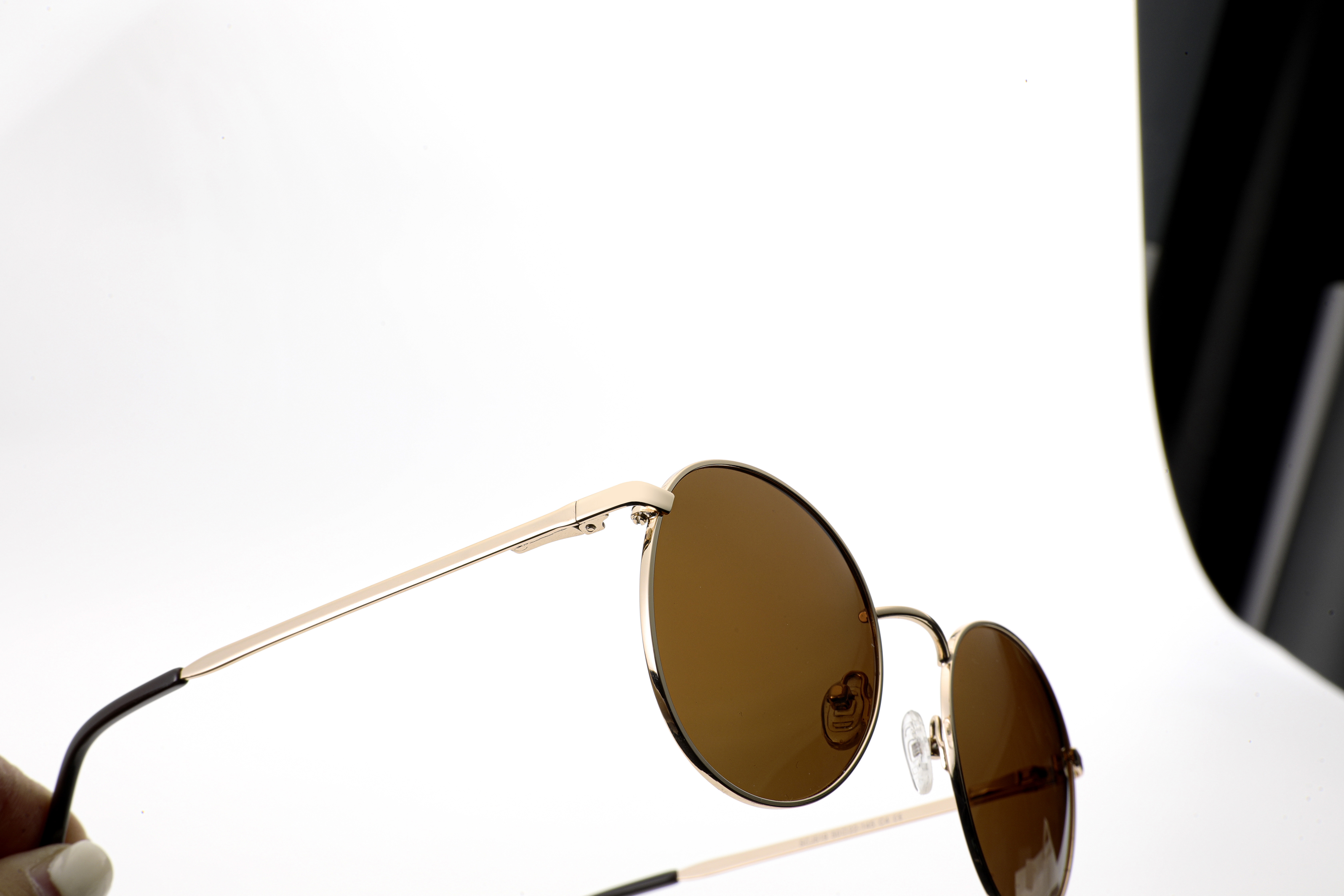 &Oacute;culos de sol met&aacute;licos